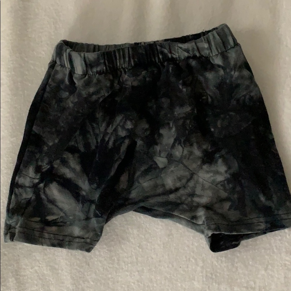 Little Adi harem shorts